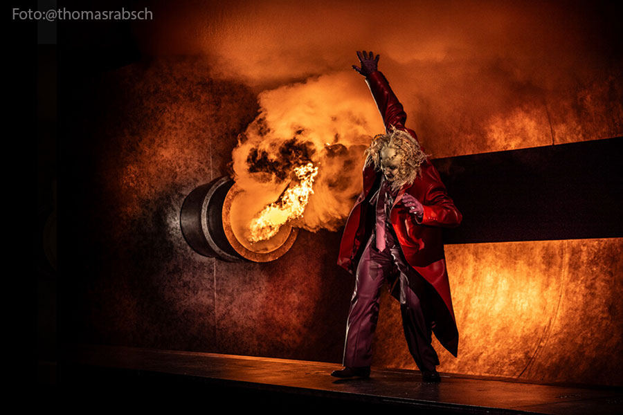 SCHAUSPIELHAUS DÜSSELDORF 13 feuer